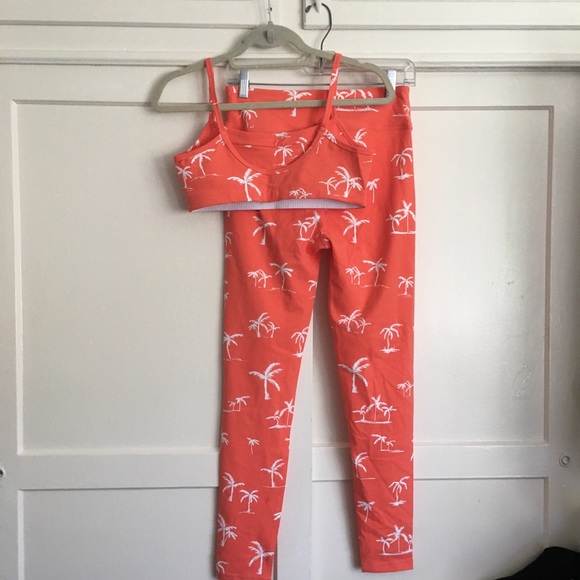 AA forward crop legging set in coral palm NWOT Med - Picture 11 of 16